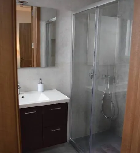 Lovely 3-bedroom In L-iklin Appartement