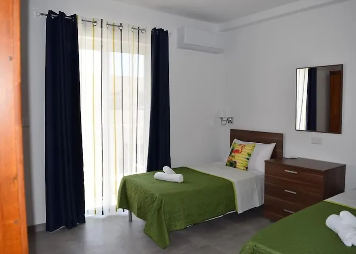 Lovely 3-bedroom In L-iklin Appartement Iklin