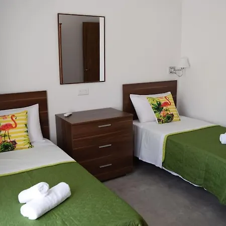 Lovely 3-bedroom In L-iklin Apartament