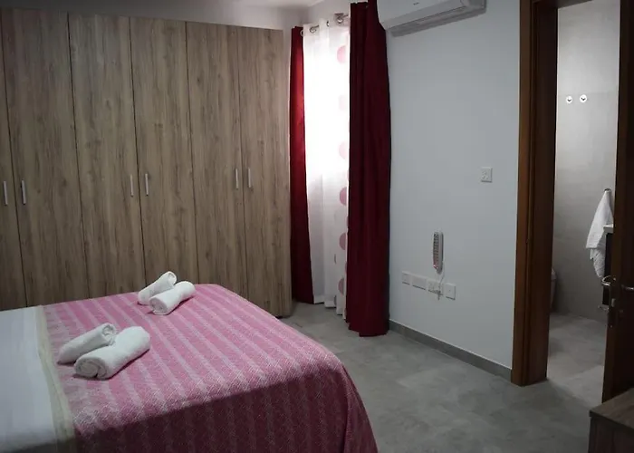 Lovely 3-bedroom In L-iklin * Iklin