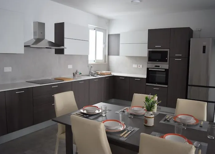 Lovely 3-bedroom In L-iklin Iklin